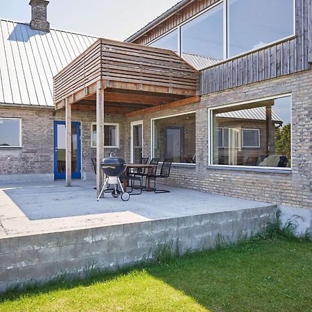 6 Person Holiday Home In スヴァネケ エクステリア 写真